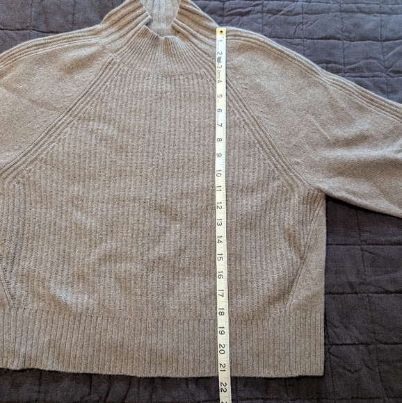 Everlane The Cashmere Ribbed Turtleneck | Size Small - Picture 13 of 16